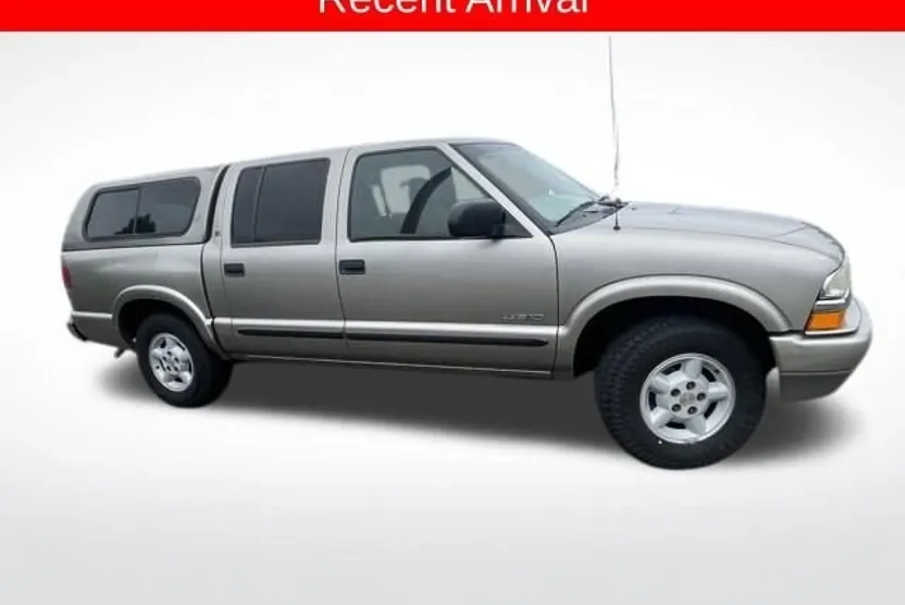 2003 Chevrolet S-10 Pickup photo 1