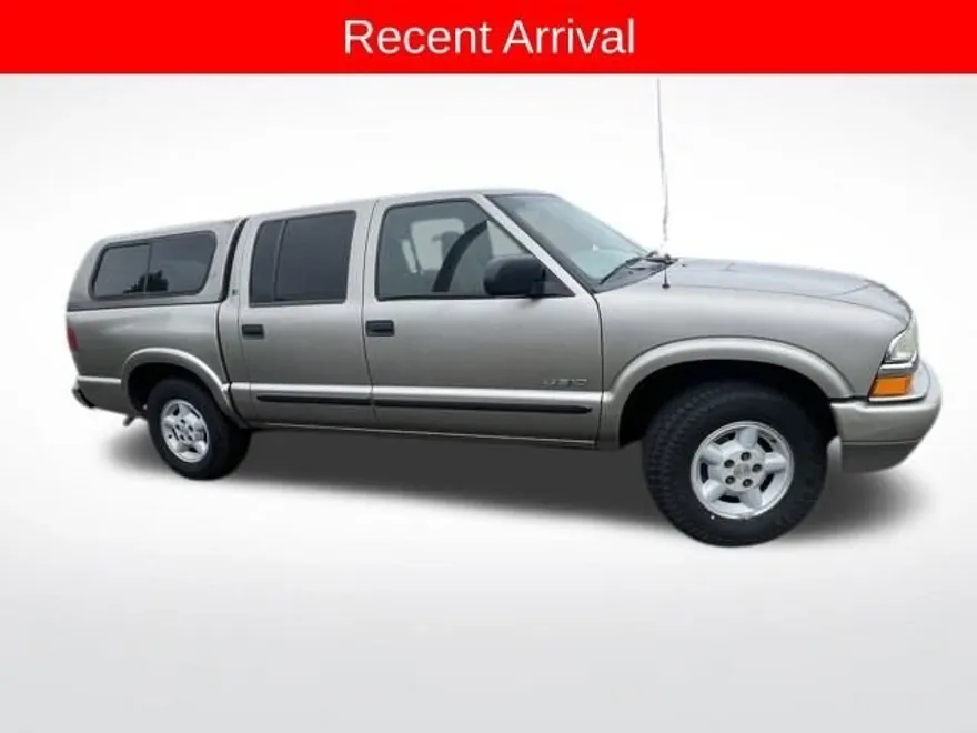 2003 Chevrolet S-10 Pickup photo 1