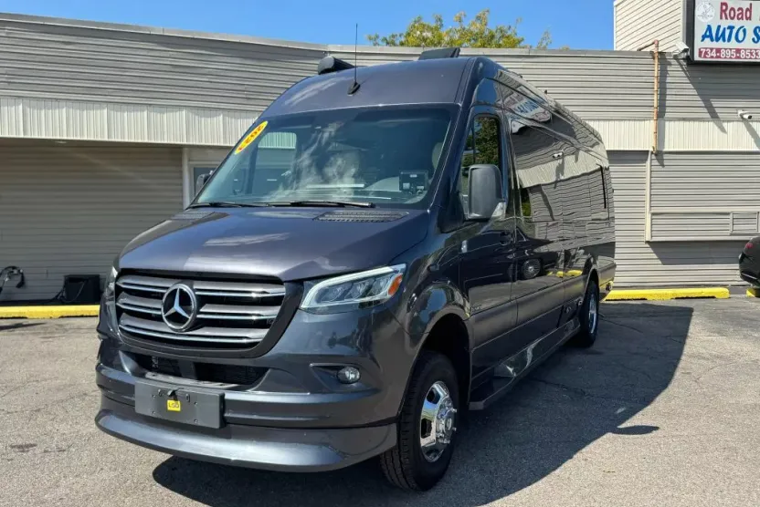2023 Mercedes Benz Sprinter 3500 photo 1