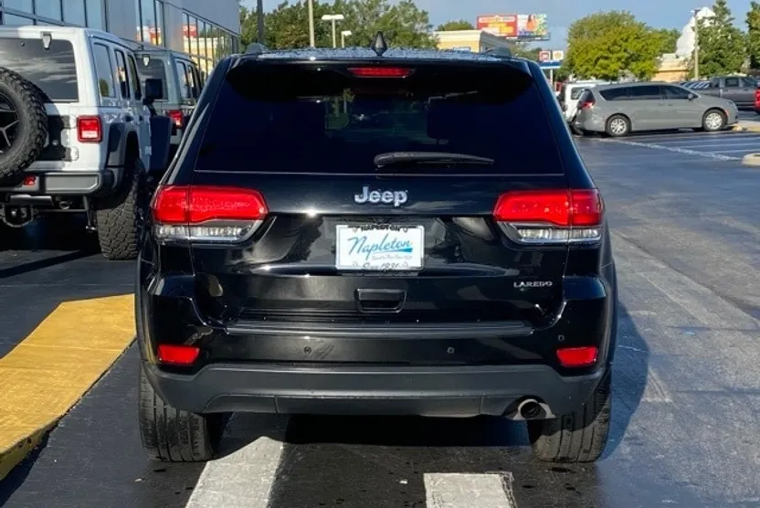 2019 Jeep Grand Cherokee Laredo E photo 1