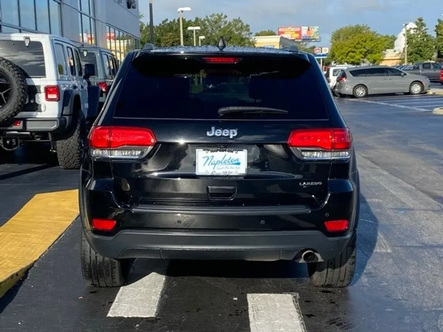 2019 Jeep Grand Cherokee Laredo E photo 1