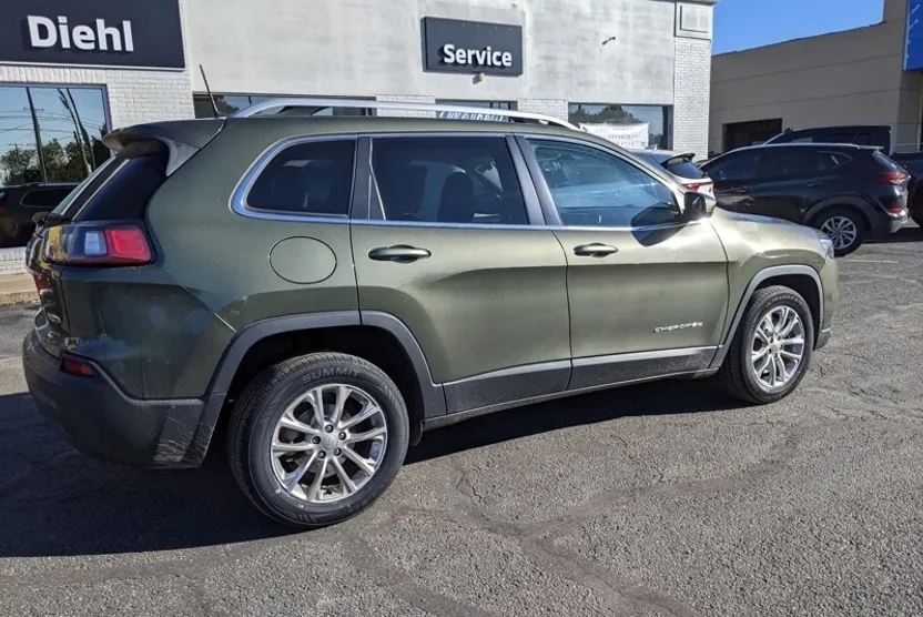 2019 Jeep Cherokee Latitude photo 1
