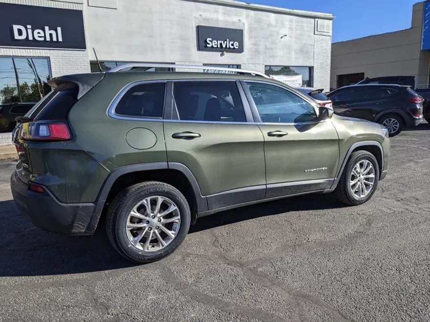 2019 Jeep Cherokee Latitude photo 1
