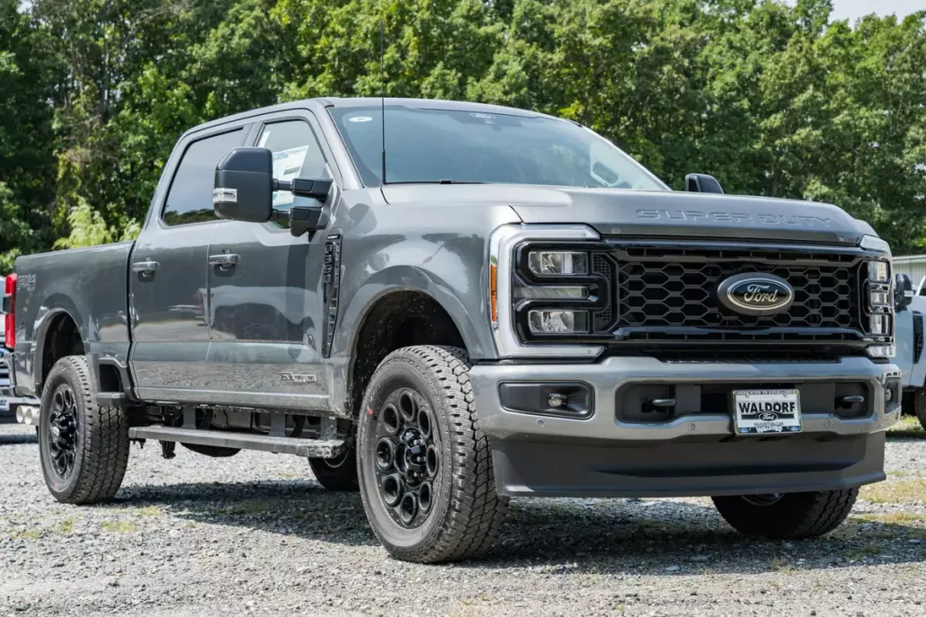 2025 Ford F-350 Lariat photo 1