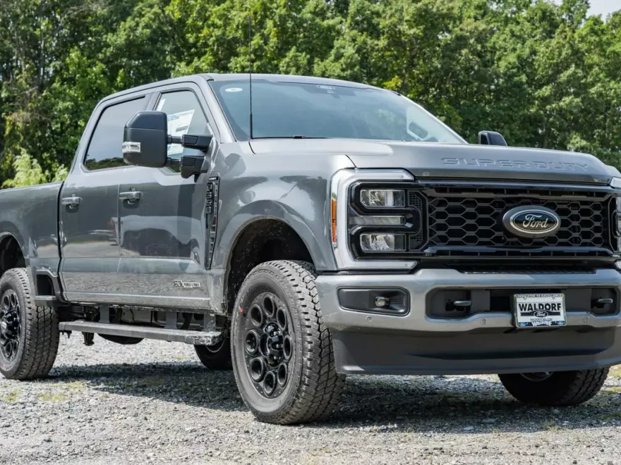 2025 Ford F-350 Lariat photo 1