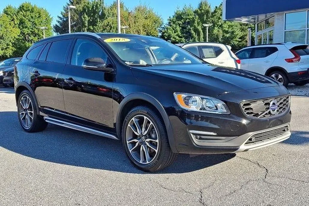 2018 Volvo V60 Cross Country T5 AWD photo 1