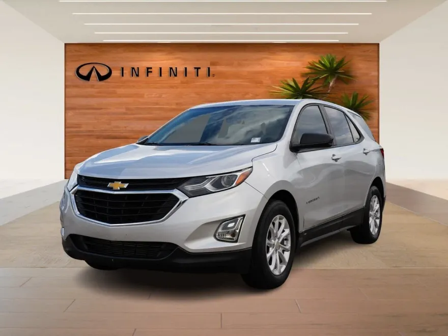 2020 Chevrolet Equinox LS photo 1