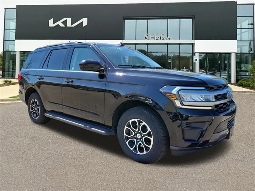 2024 Ford Expedition XLT photo 1