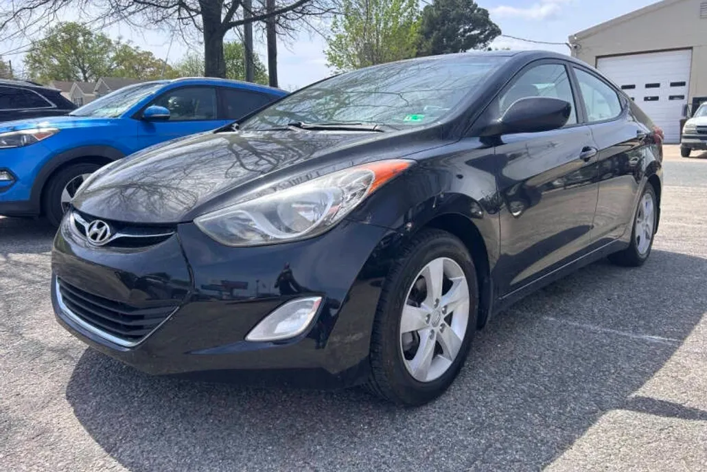 2013 Hyundai Elantra GLS photo 1