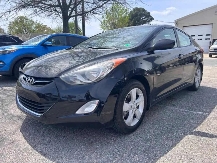 2013 Hyundai Elantra GLS photo 1