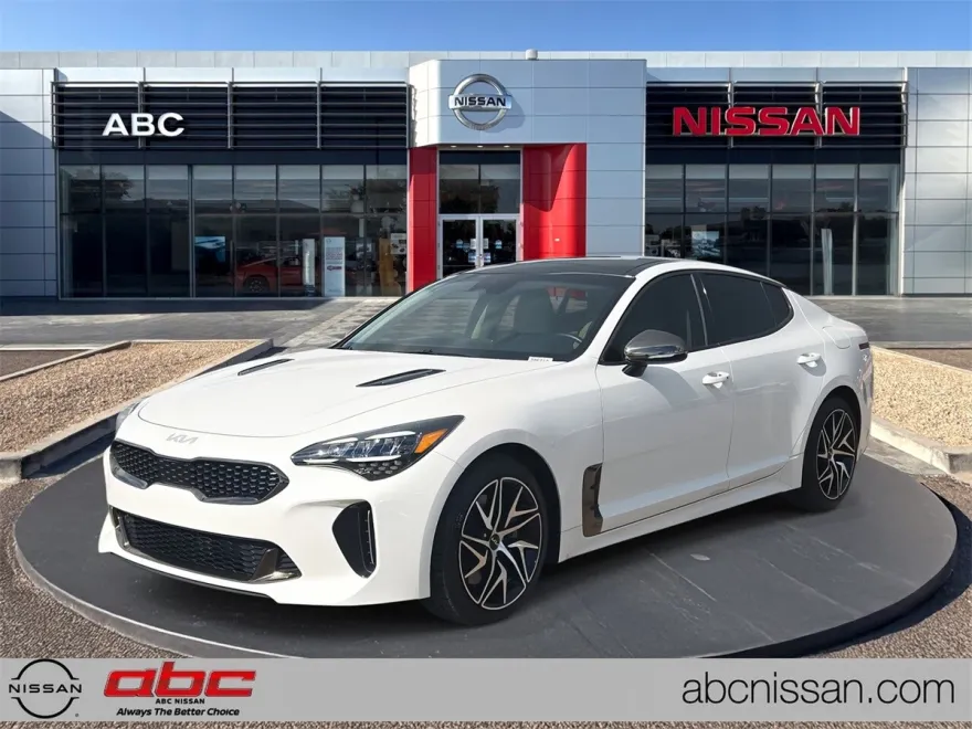 2022 Kia Stinger GT-Line photo 1