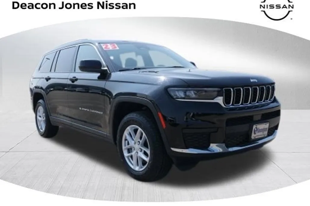 2023 Jeep Grand Cherokee Laredo photo 1