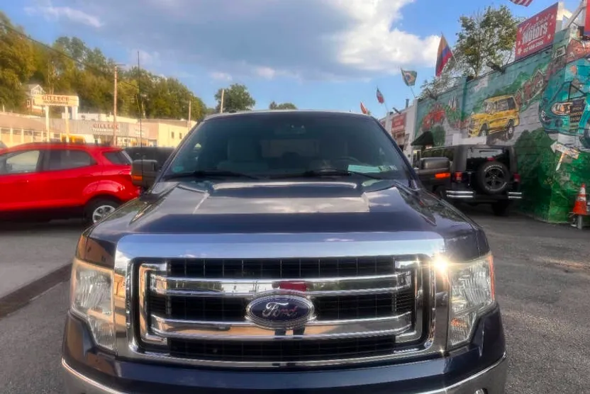 2014 Ford F-150 XLT photo 1