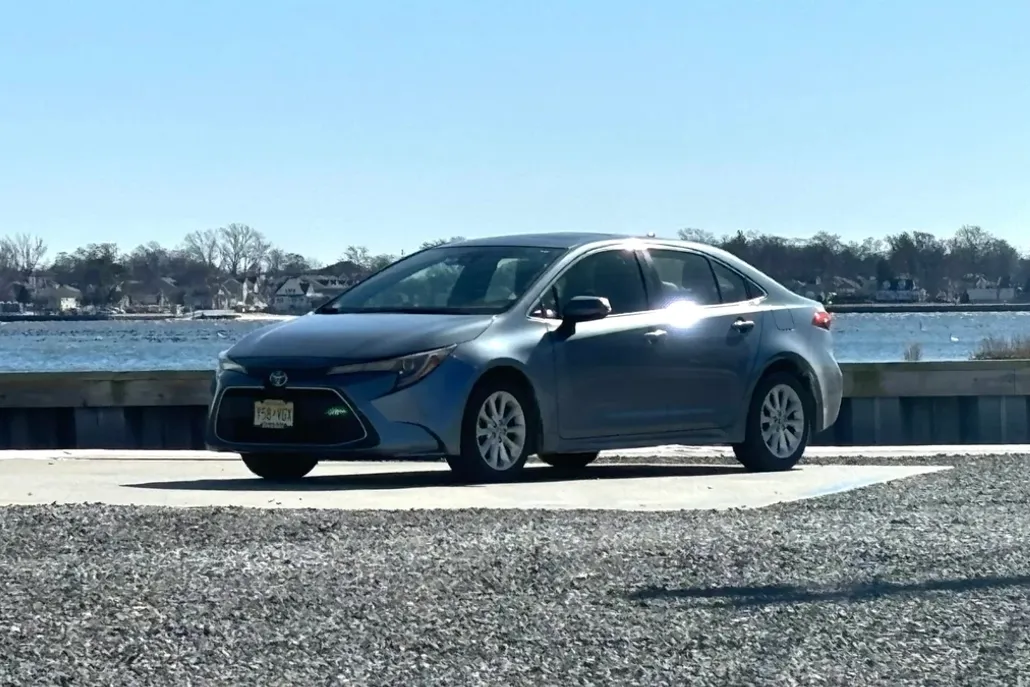 2020 Toyota Corolla XLE photo 1