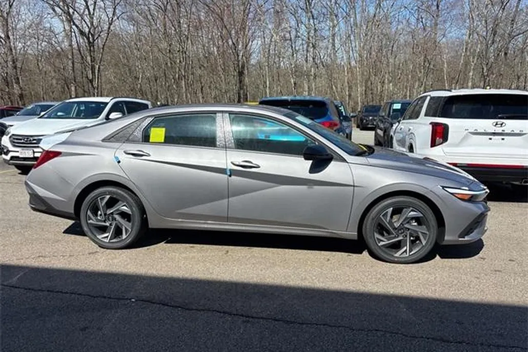 2025 Hyundai Elantra Hybrid SEL Sport photo 1
