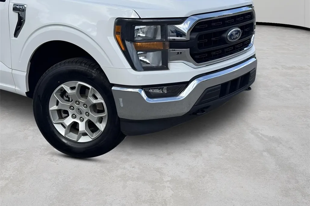 2023 Ford F-150 XLT photo 1
