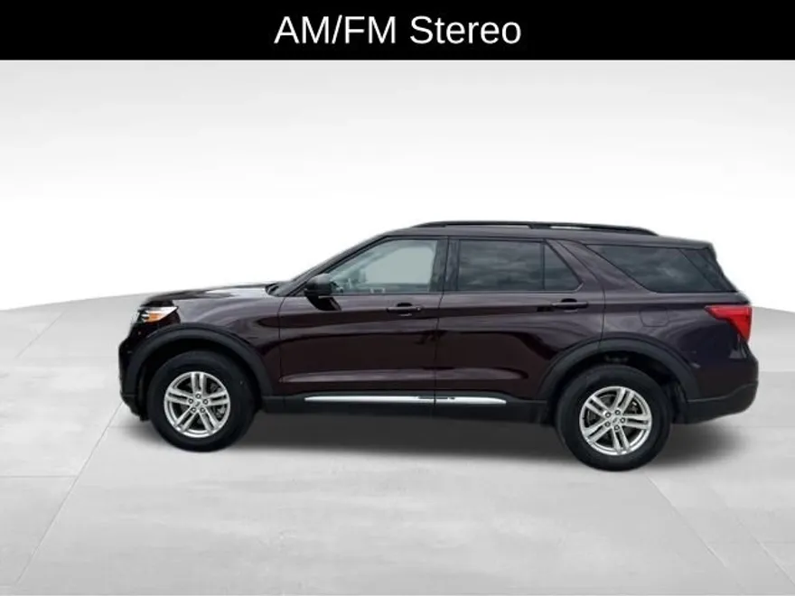 2023 Ford Explorer XLT photo 1