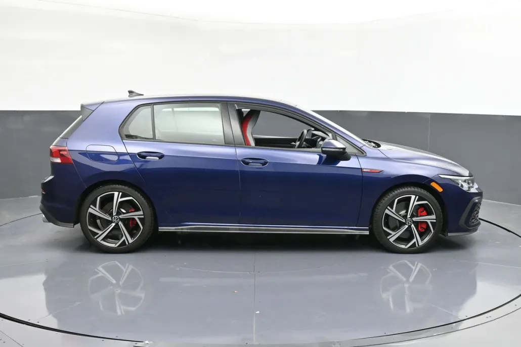 2024 Volkswagen Golf GTI SE photo 1