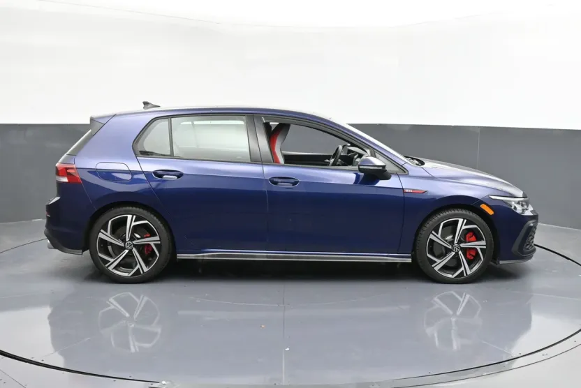 2024 Volkswagen Golf GTI SE photo 1