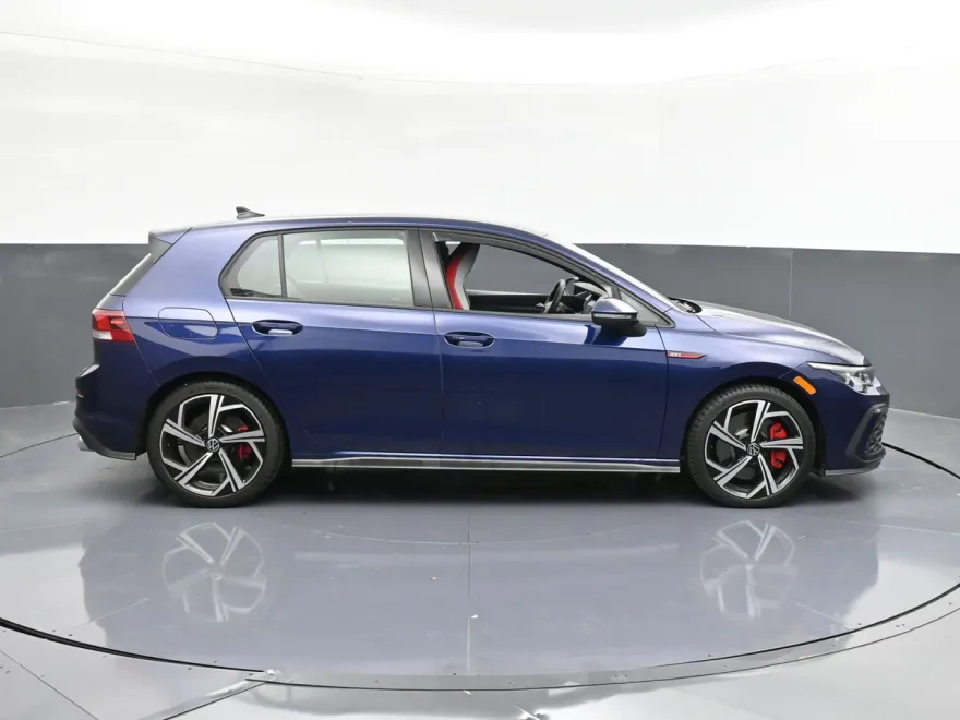 2024 Volkswagen Golf GTI SE photo 1