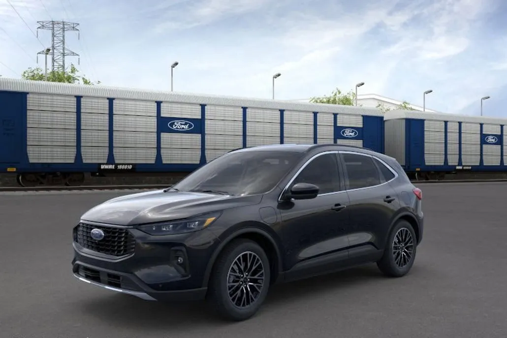 2025 Ford Escape Titanium photo 1