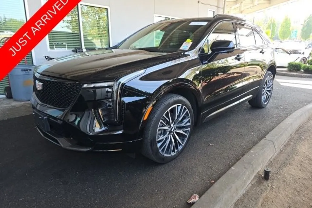 2025 Cadillac XT4 Sport photo 1
