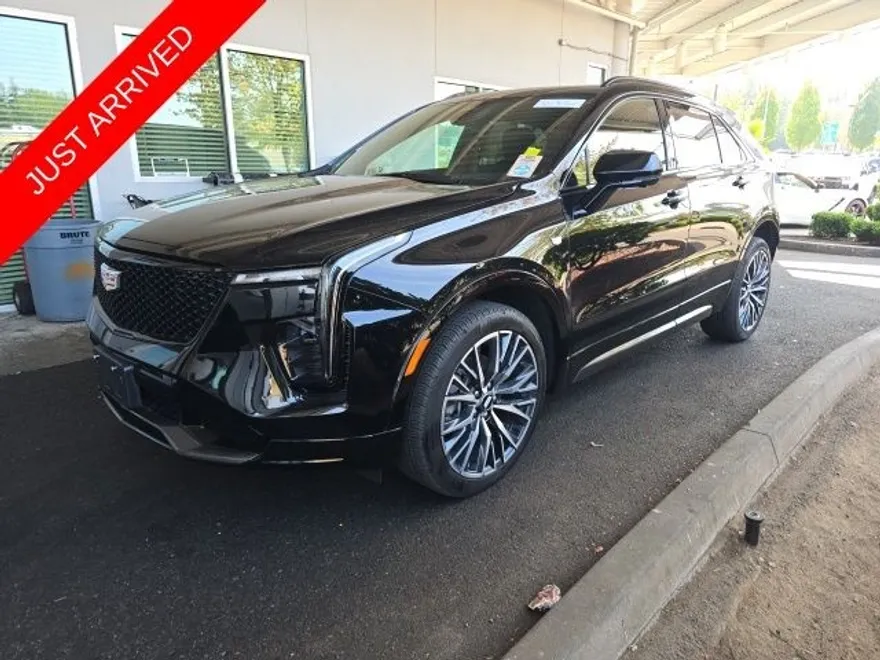 2025 Cadillac XT4 Sport photo 1