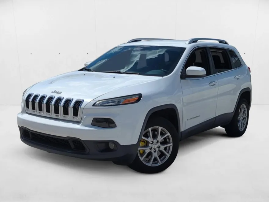 2017 Jeep Cherokee Latitude Sport photo 1