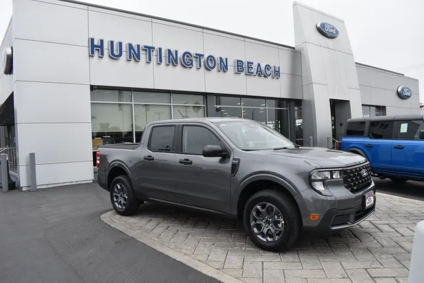2025 Ford Maverick XLT photo 1