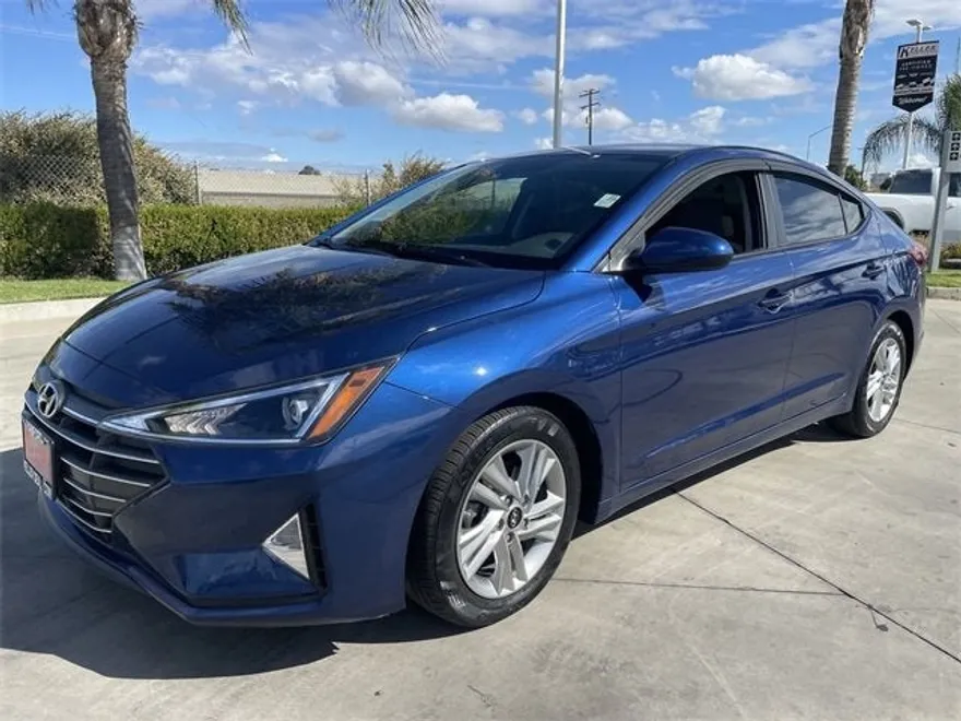 2020 Hyundai Elantra SEL photo 1