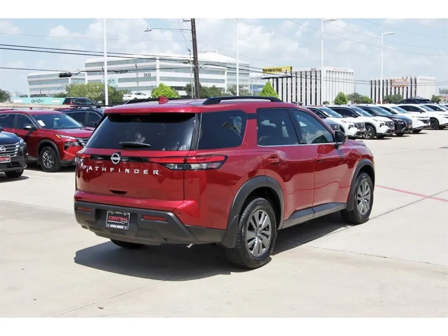 2025 Nissan Pathfinder SV photo 1