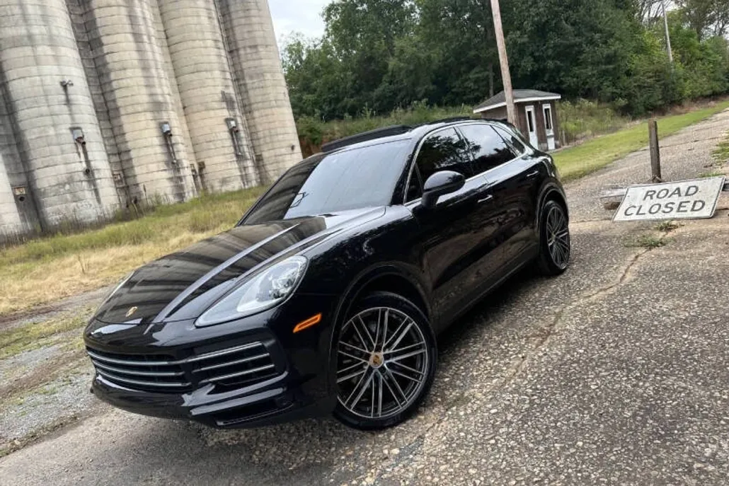 2019 Porsche Cayenne Base photo 1