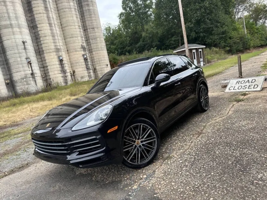 2019 Porsche Cayenne Base photo 1