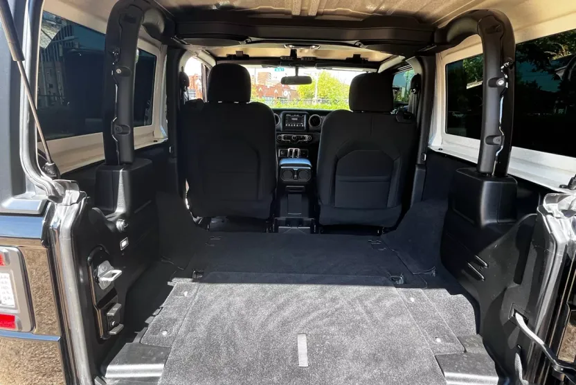 2021 Jeep Wrangler Sport S photo 1