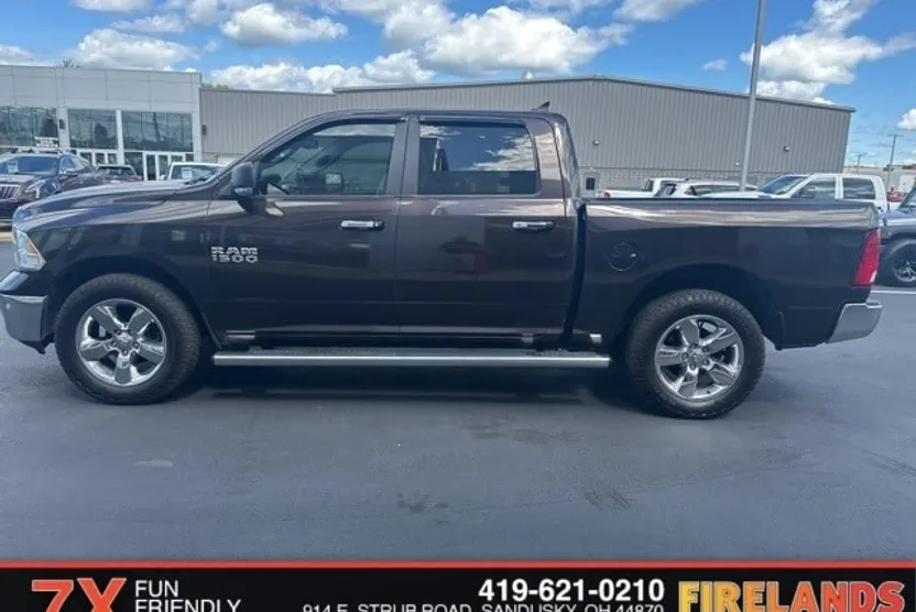 2017 Ram 1500 SLT photo 1