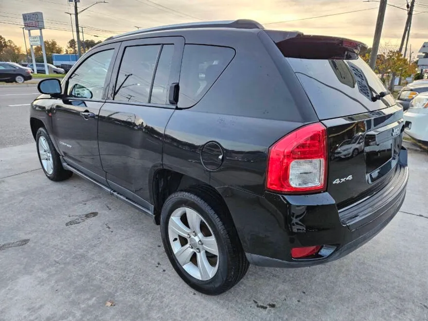 2013 Jeep Compass Sport photo 1