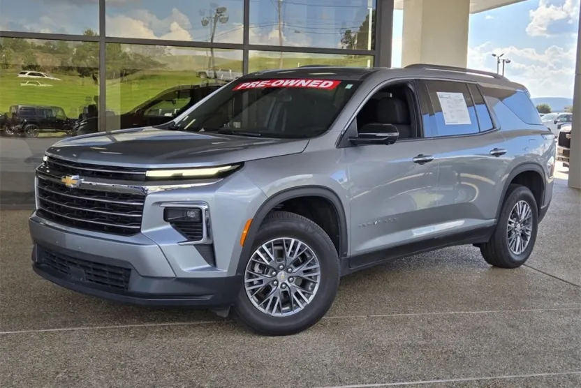2024 Chevrolet Traverse photo 1