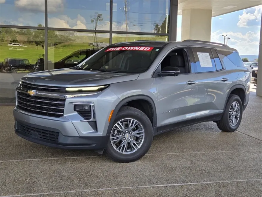 2024 Chevrolet Traverse photo 1
