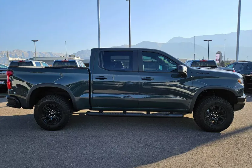 2026 Chevrolet Silverado 1500 ZR2 photo 1