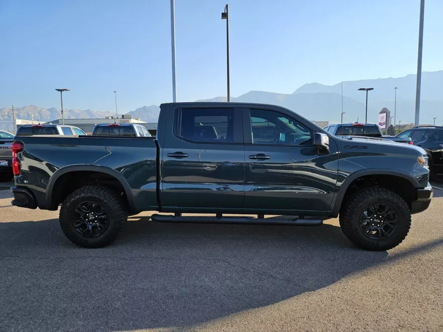 2026 Chevrolet Silverado 1500 ZR2 photo 1