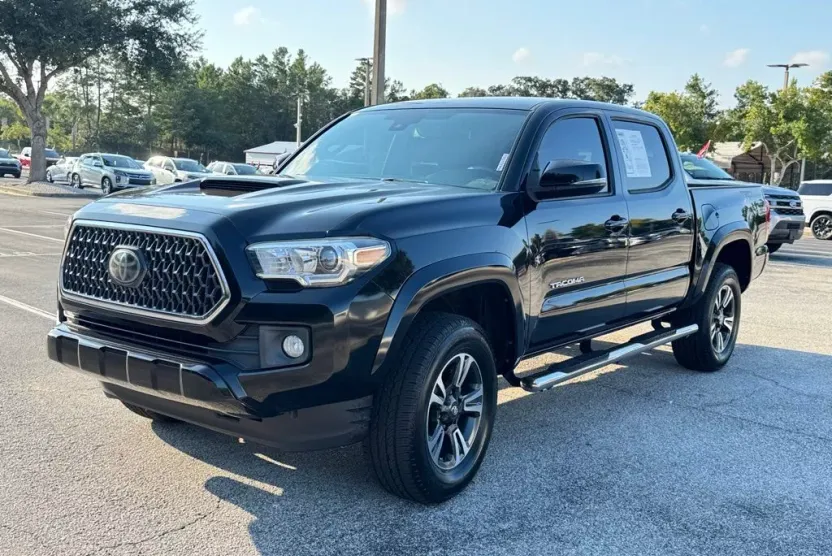 2018 Toyota Tacoma SR5 TRD Sport photo 1