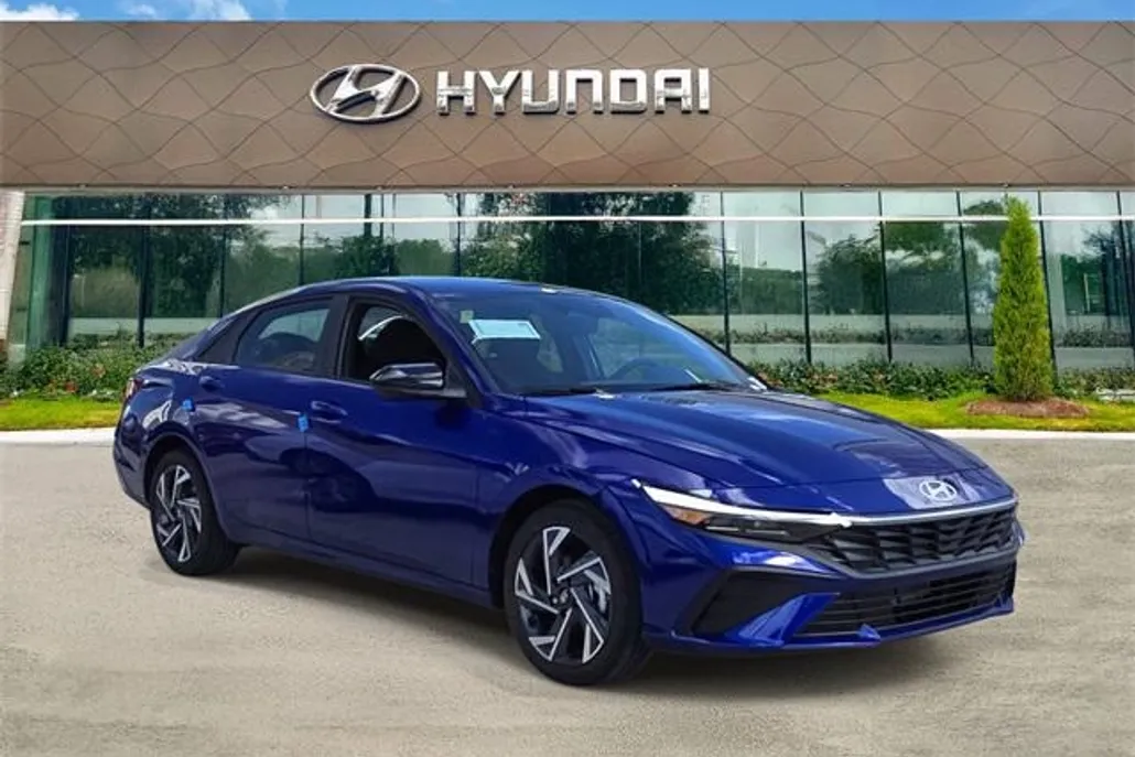 2025 Hyundai Elantra Limited photo 1