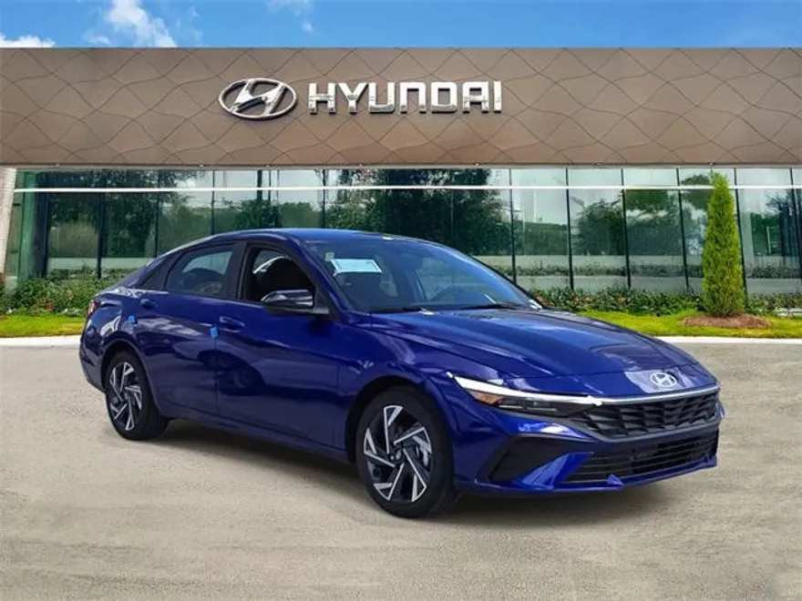 2025 Hyundai Elantra Limited photo 1