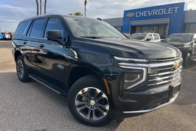 2025 Chevrolet Tahoe LT photo 1