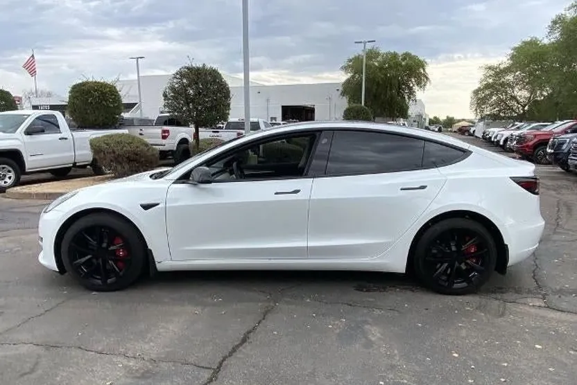 2023 Tesla Model 3 photo 1