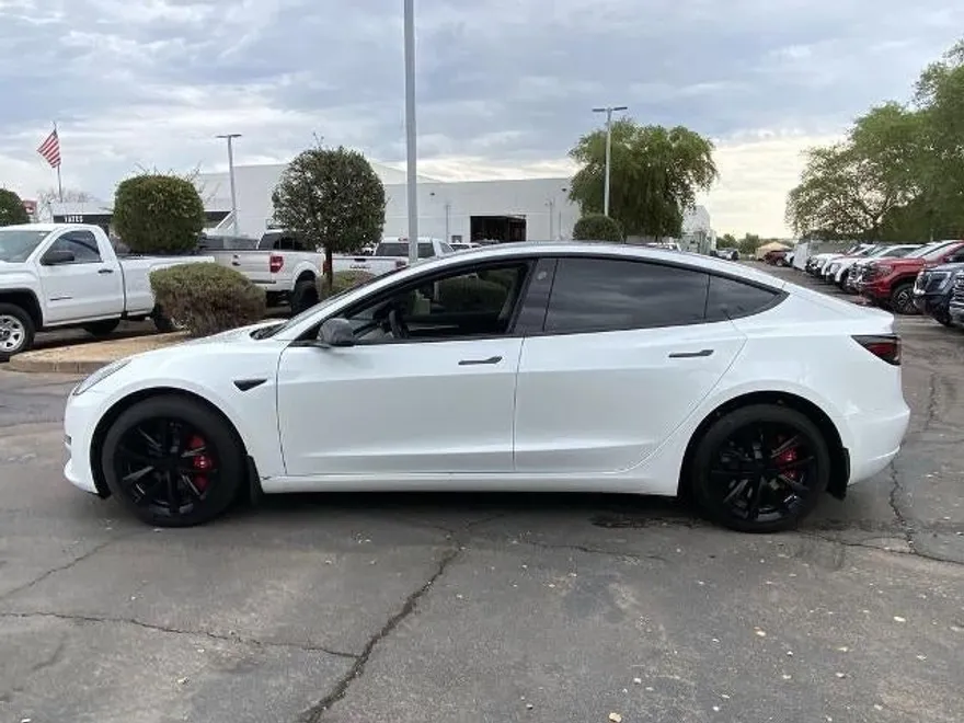 2023 Tesla Model 3 photo 1
