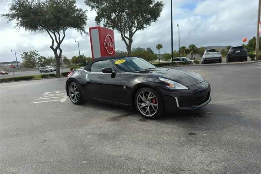 2016 Nissan 370Z Touring Sport photo 1