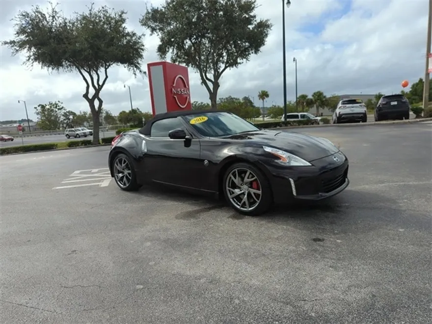 2016 Nissan 370Z Touring Sport photo 1