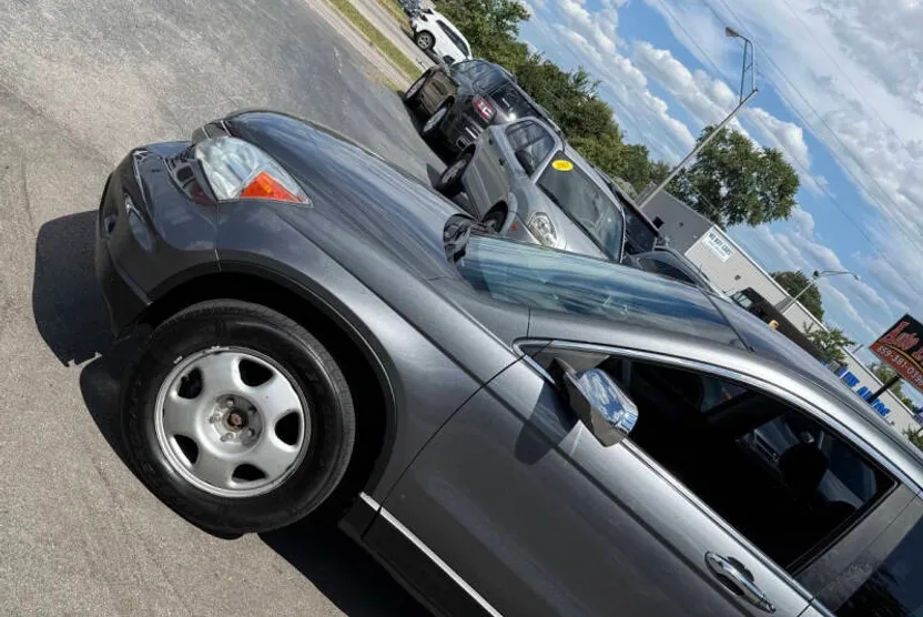 2010 Honda CR-V LX photo 1
