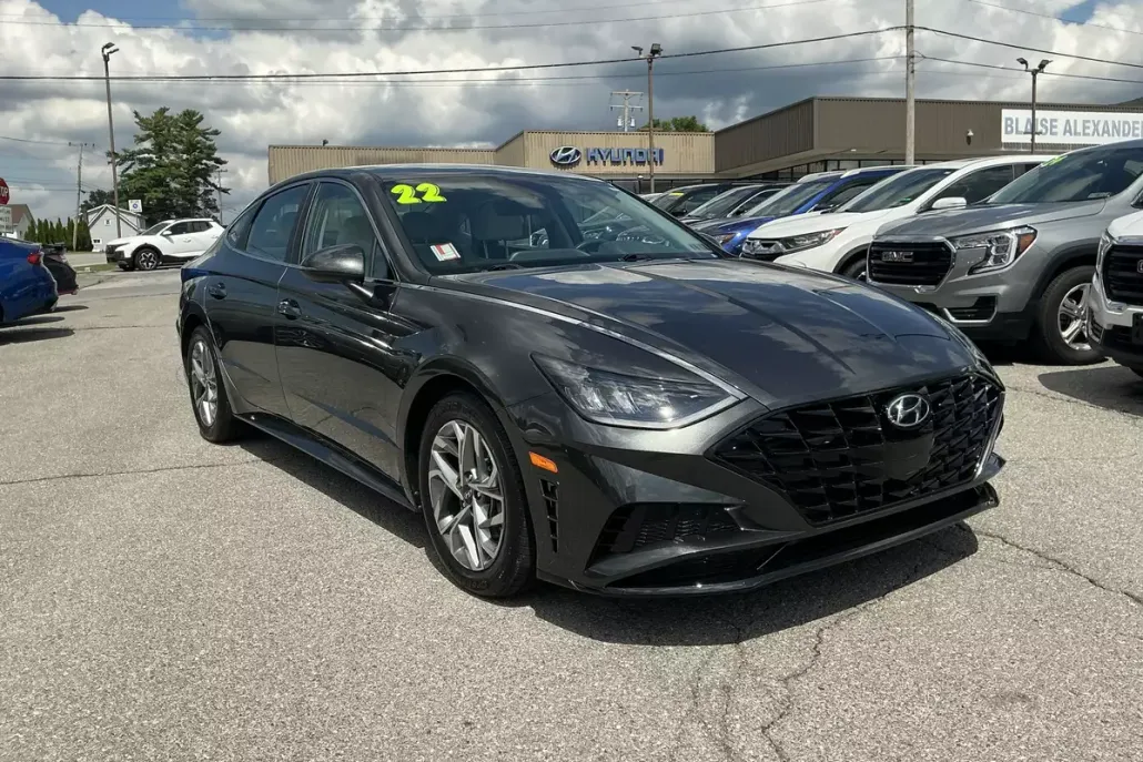2022 Hyundai Sonata SEL photo 1